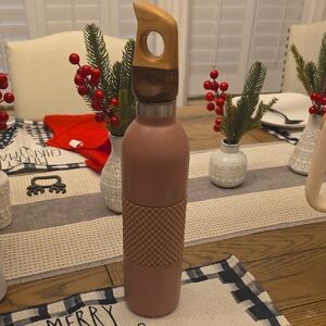 Stainlezz Insulated Pink Water Bottle with Wooden Cap